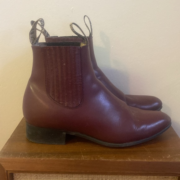 Cognac Chelsea Boots. SZ.6.5 - Picture 2 of 9